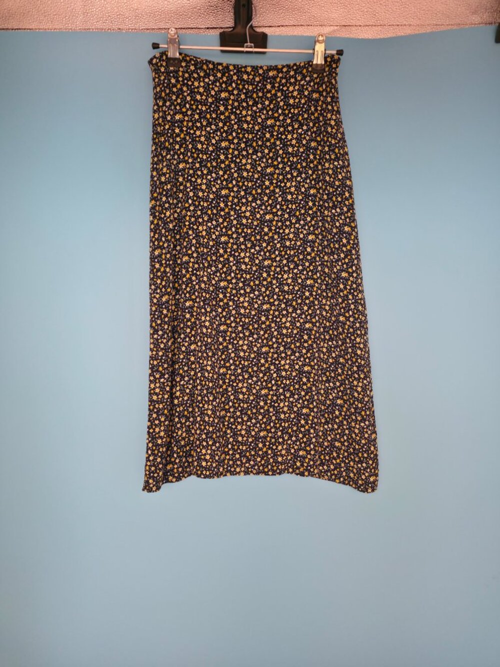Brandy Melville Skirt Size 2 Midi Floral Black Lightweight